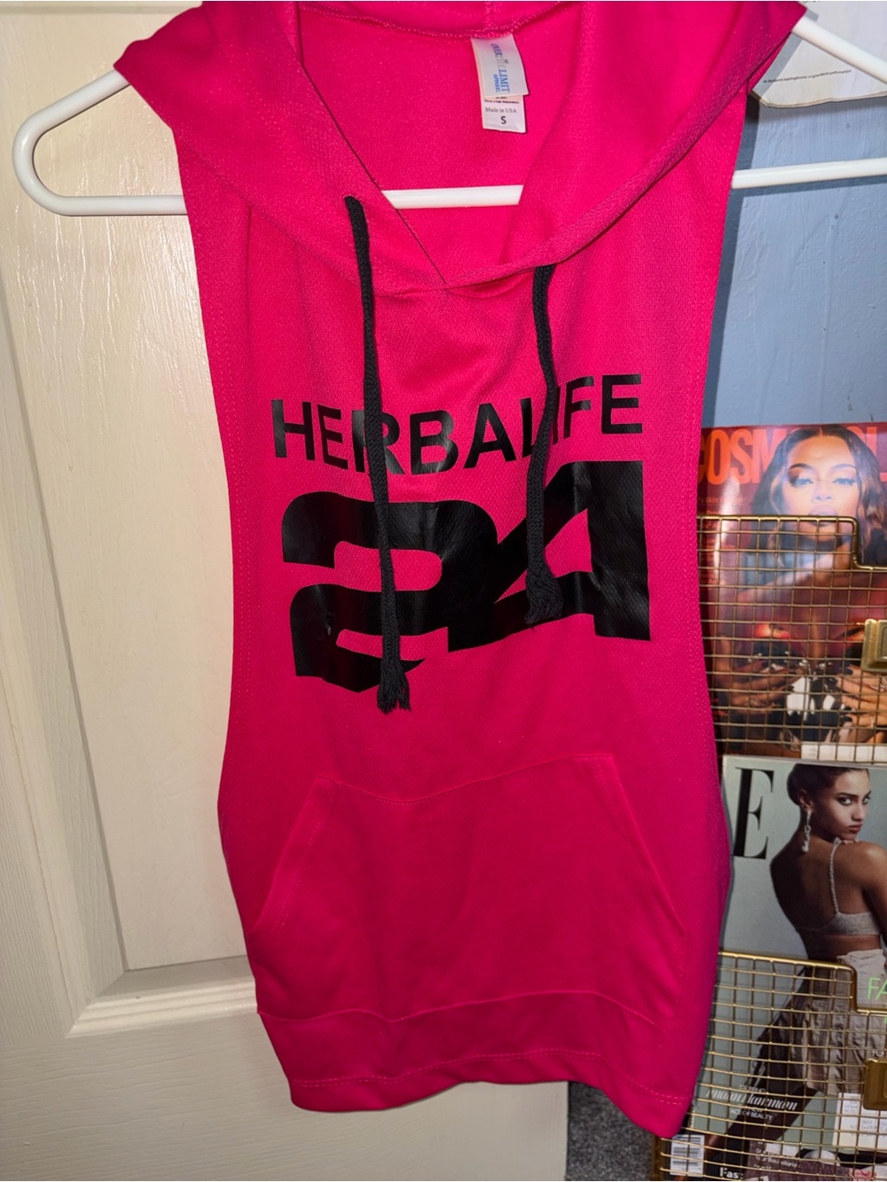 *BRAND NEW/ NEVER WORN* Women’s Small Herbalife24 Pink Sleeveless Hooded Tank